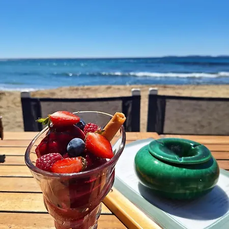 Standing, Vue Golfe Avec Parking Gratuit Apartman